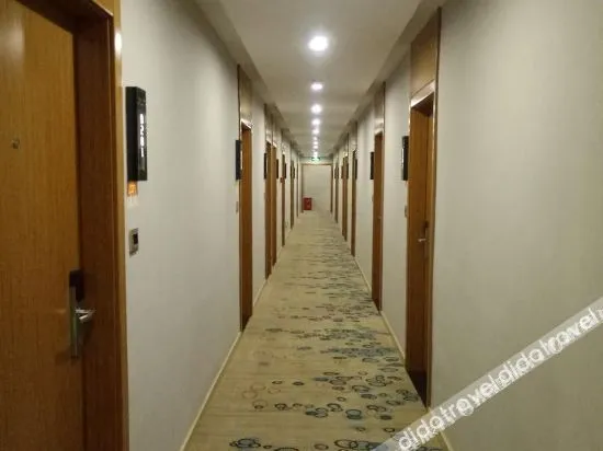 Home Inn·UP Huayi Selected Hotel (Tangshan Beixin Road Bafang Shopping Plaza)