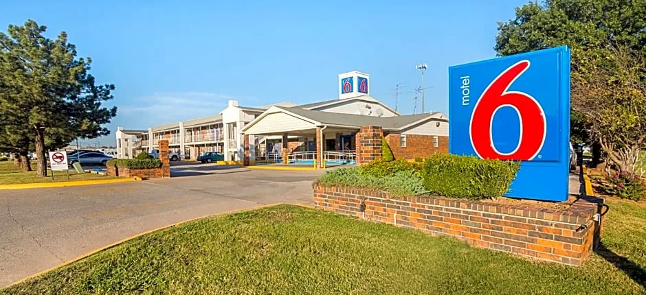 Motel 6-Lawton, OK