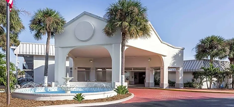 Days Inn by Wyndham St. Petersburg / Tampa Bay Area