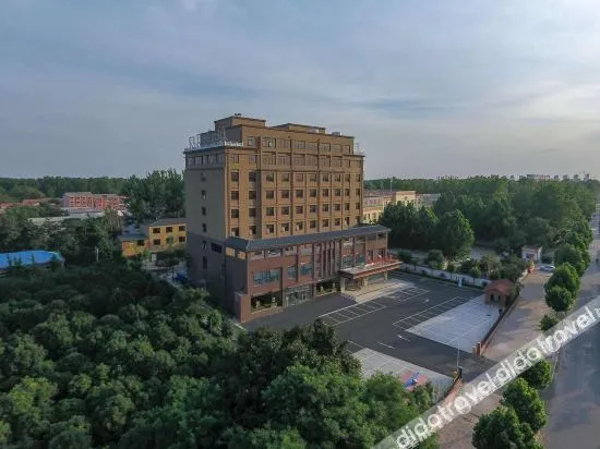 Vienna Hotel （Henan Xuchang Yanling Huadu Avenue store）
