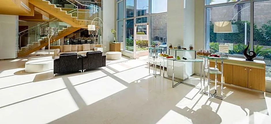 Holiday Inn AlSeeb Muscat By IHG