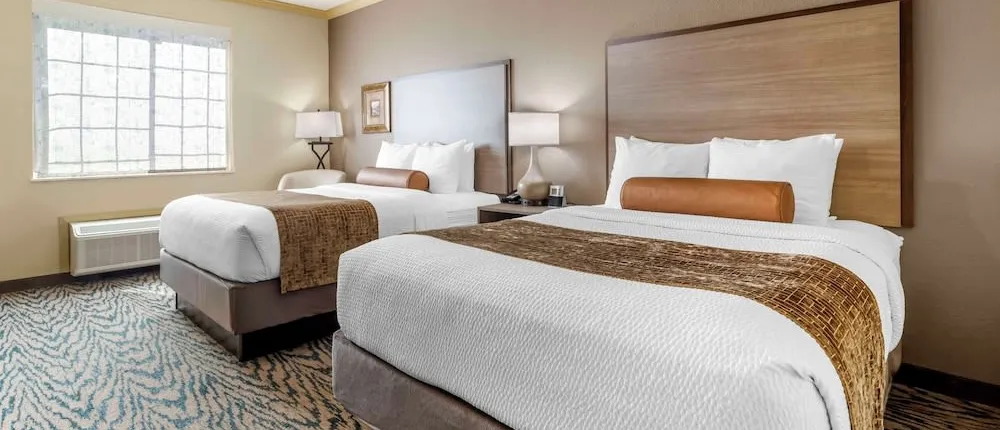 Best Western Plus Crown Colony Inn & Suites