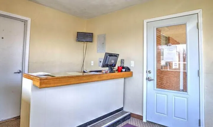 Windsor Crossroads Motel