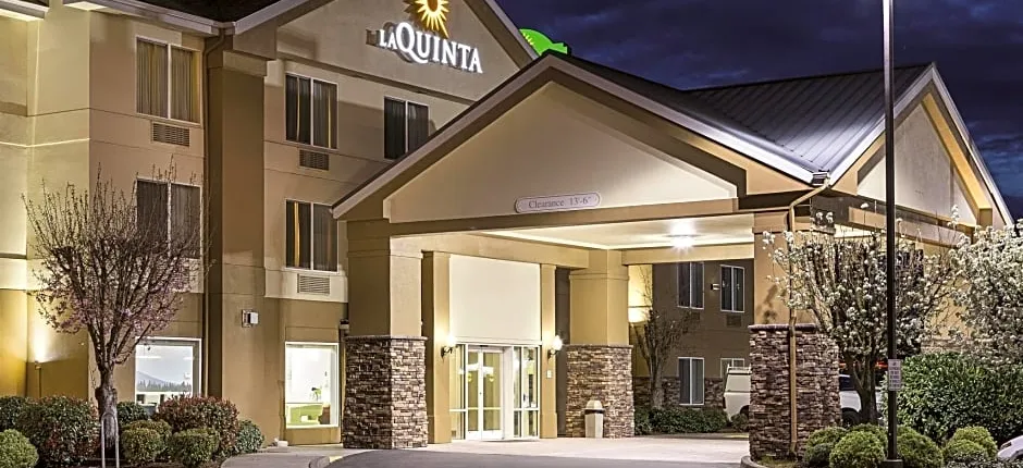 La Quinta Inn & Suites by Wyndham Central Point - Medford