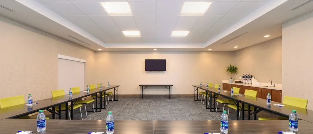 Holiday Inn Express & Suites St. Petersburg - Madeira Beach, an IHG Hotel
