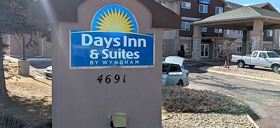 Days Inn & Suites by Wyndham Castle Rock