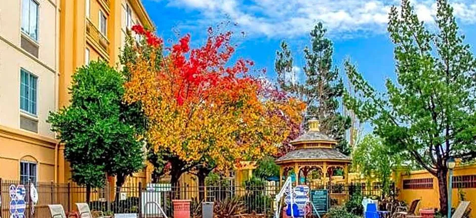 La Quinta Inn & Suites by Wyndham Fremont / Silicon Valley