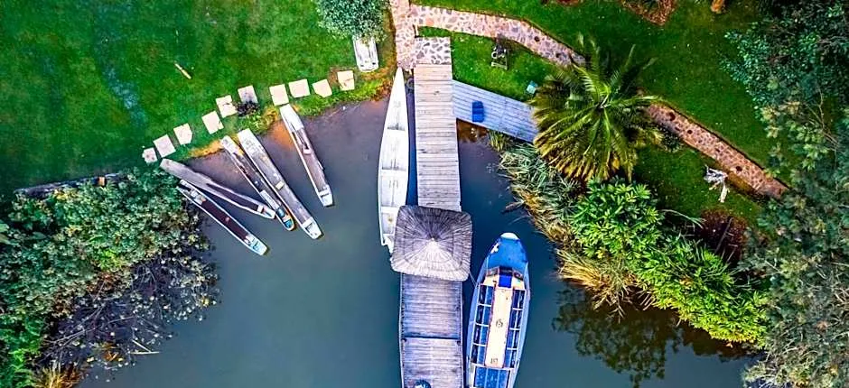 Bunyonyi Overland Resort