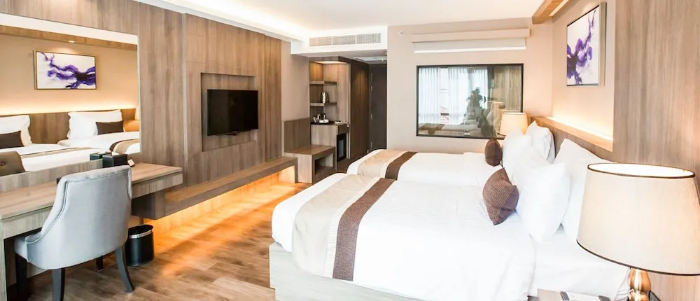 Wealth Lodge Asoke by Favstay
