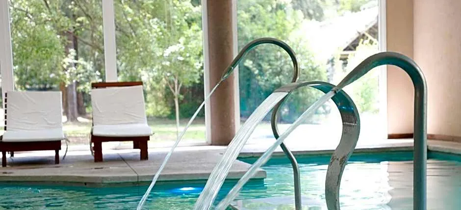 Howard Johnson Escobar Hotel