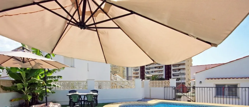 Villa - 6 Bedrooms with Pool and WiFi - 105005