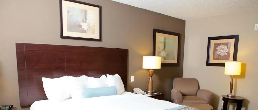 WINGATE BY WYNDHAM ST. CHARLES