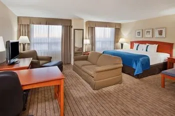 Holiday Inn Hotel & Suites Ottawa Kanata