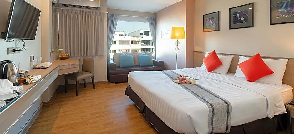 Bangkok Loft Inn