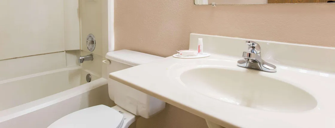 SUPER 8 BY WYNDHAM AUSTIN MN