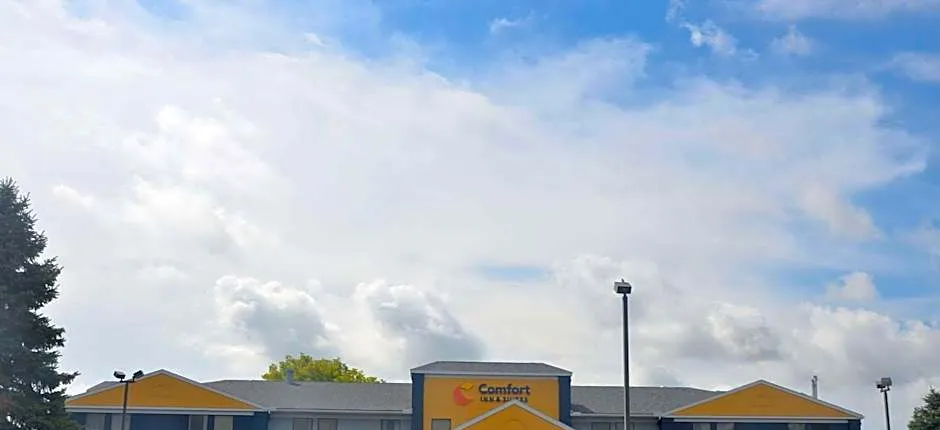 Comfort Inn & Suites Maumee