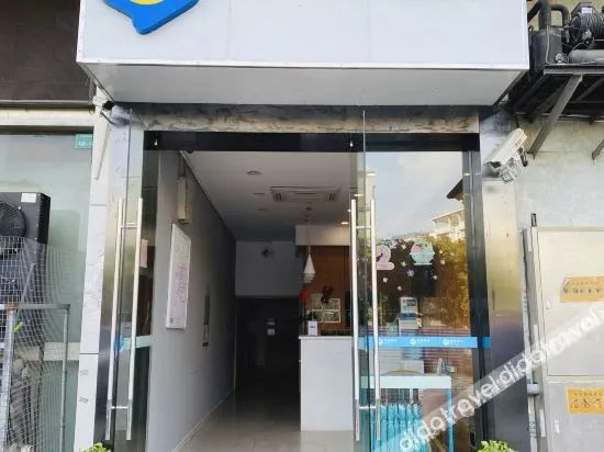 Shanghai Hongqiao International Exhibition Center 99 Xinbiao Selected Hotel