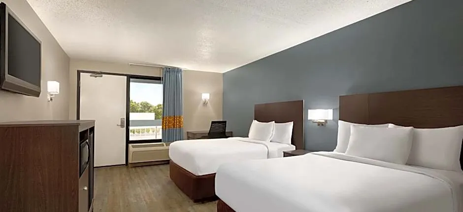 Baymont by Wyndham Wilmington