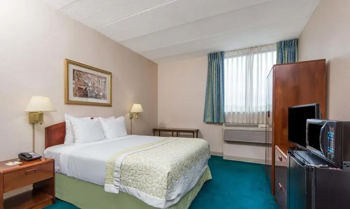 Days Inn Springfield / Chicopee