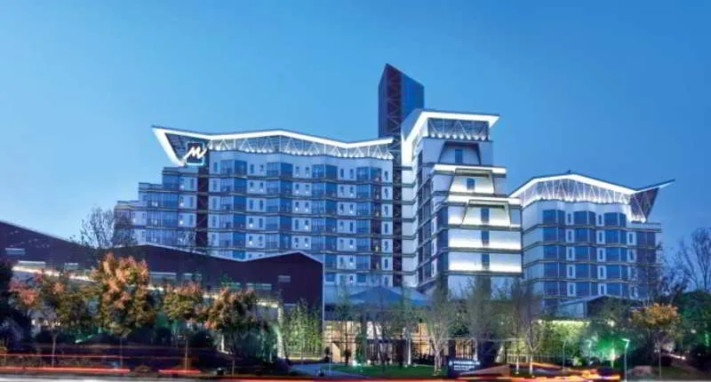 Grand Metro Park Universal Dinosaur Town Hotel