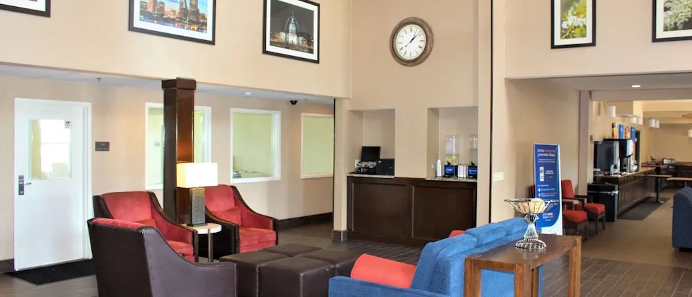 Comfort Inn & Suites St. Louis - Chesterfield