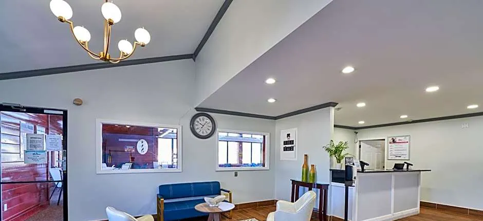 The Mariner Resort Cape Cod by The Red Collection