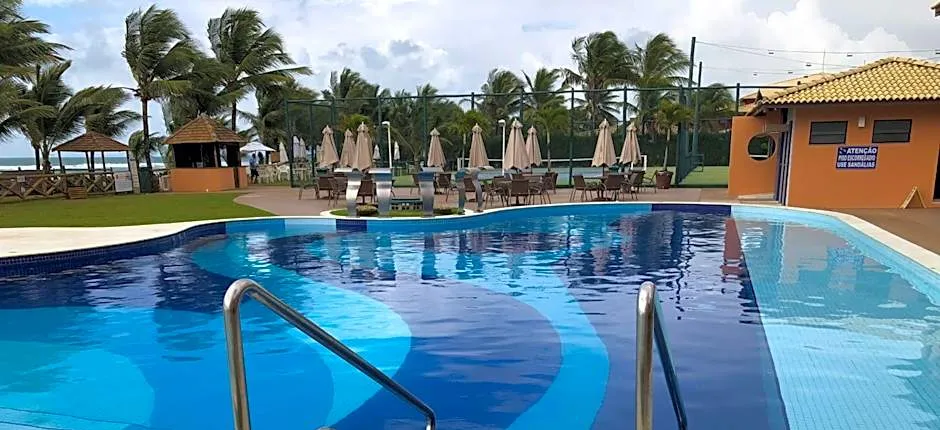 2 Suítes, Guarajuba, piscina frente mar