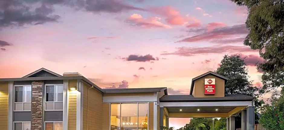 Best Western Plus Heritage Inn
