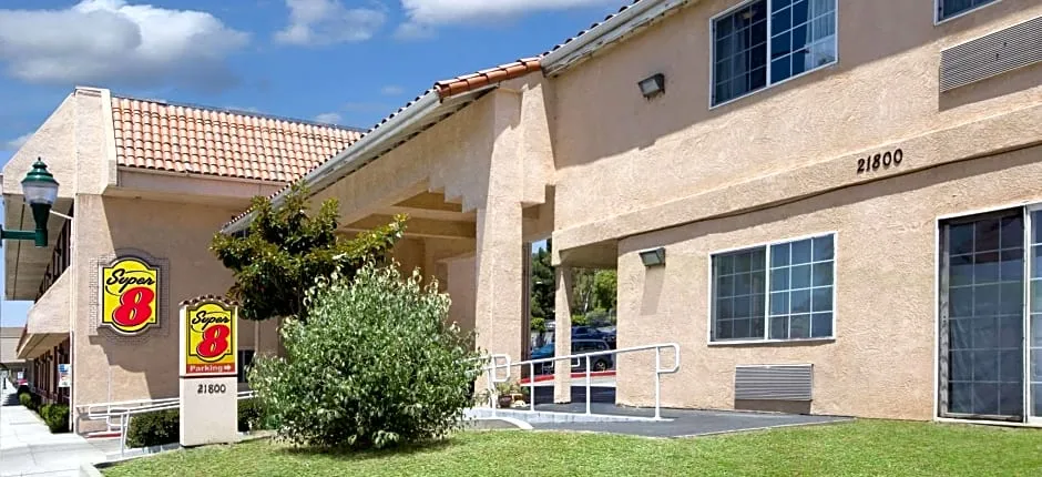 Super 8 by Wyndham Hayward Downtown