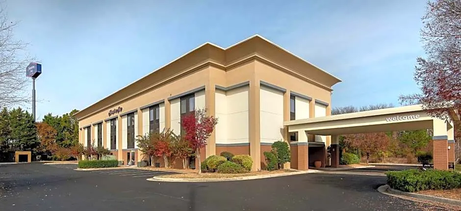 Hampton Inn By Hilton Commerce