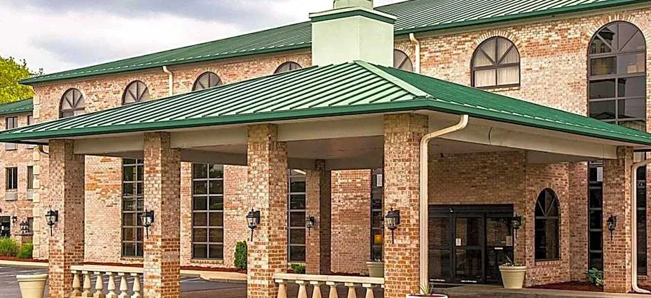 Quality Inn & Suites Cincinnati I-275