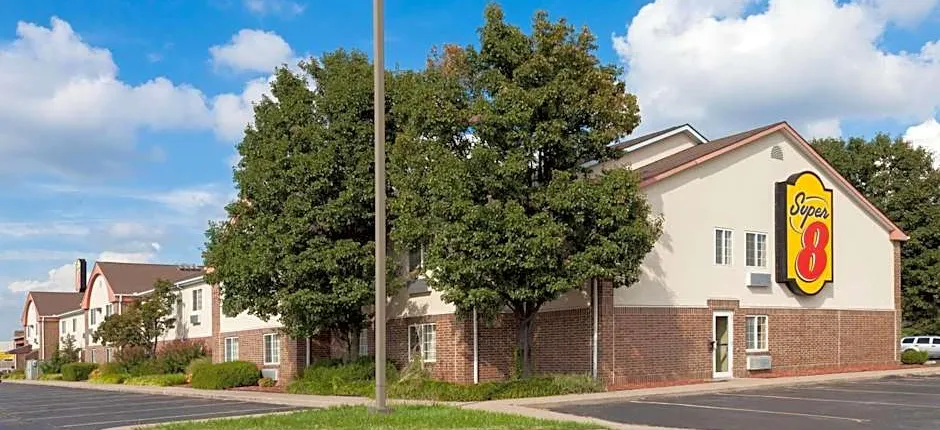 Super 8 by Wyndham Carthage