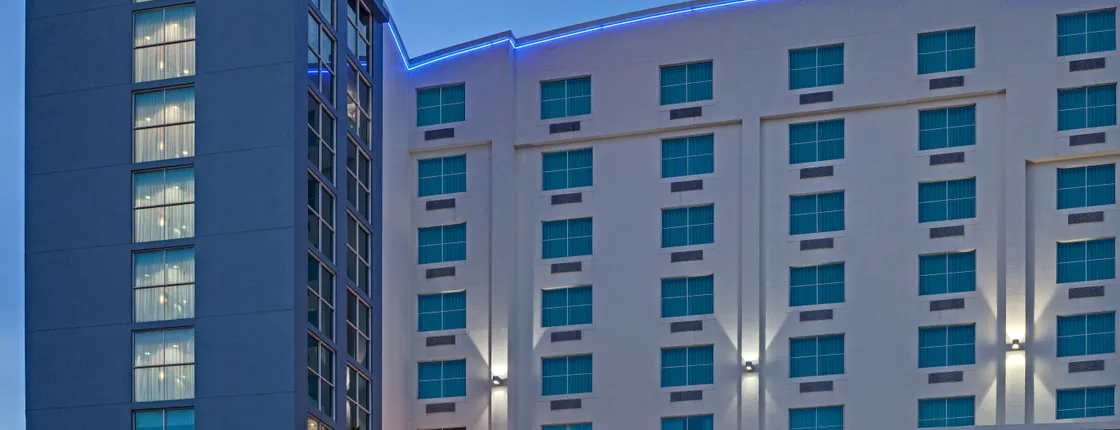 Crowne Plaza Arpt Cruise