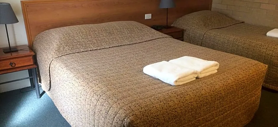 Alexander Motor Inn