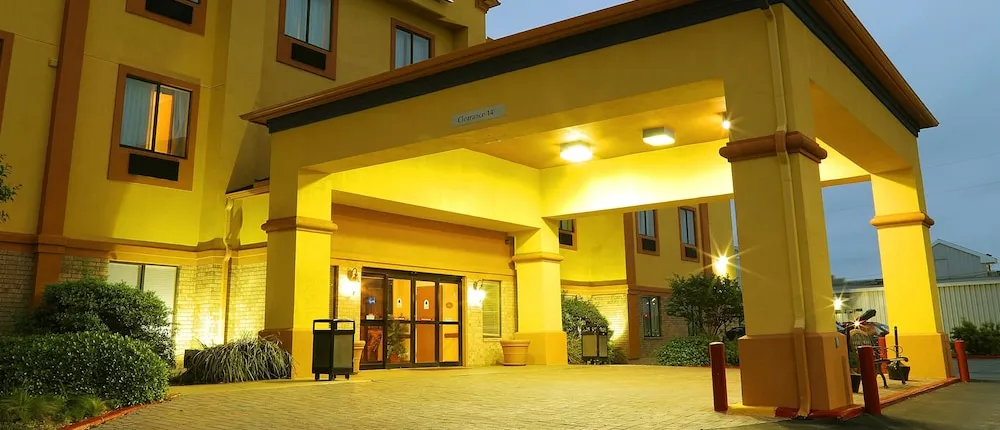 Comfort Inn & Suites Schulenburg TX