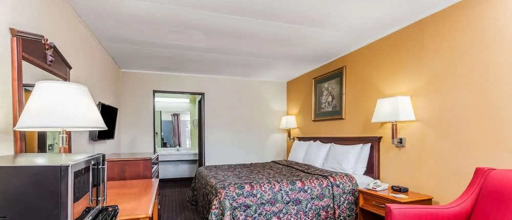 Days Inn by Wyndham Seymour
