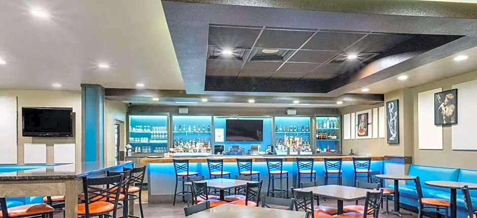 Clarion Inn & Suites Russellville I-40