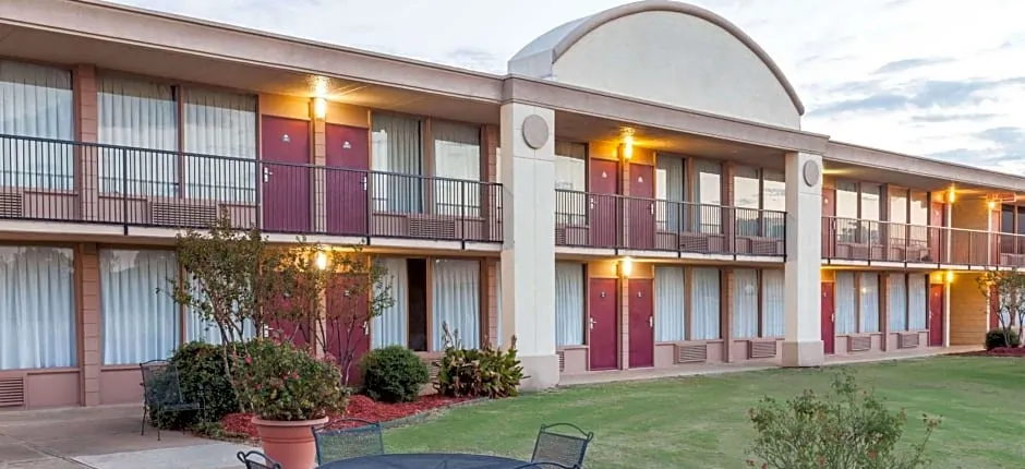 Days Inn by Wyndham Hillsboro TX