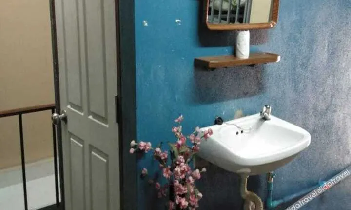 Changphuak Gate Guesthouse