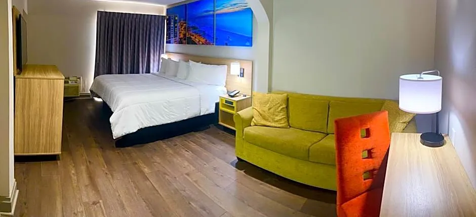 Days Inn & Suites by Wyndham Tampa/Fairground/Casino Area