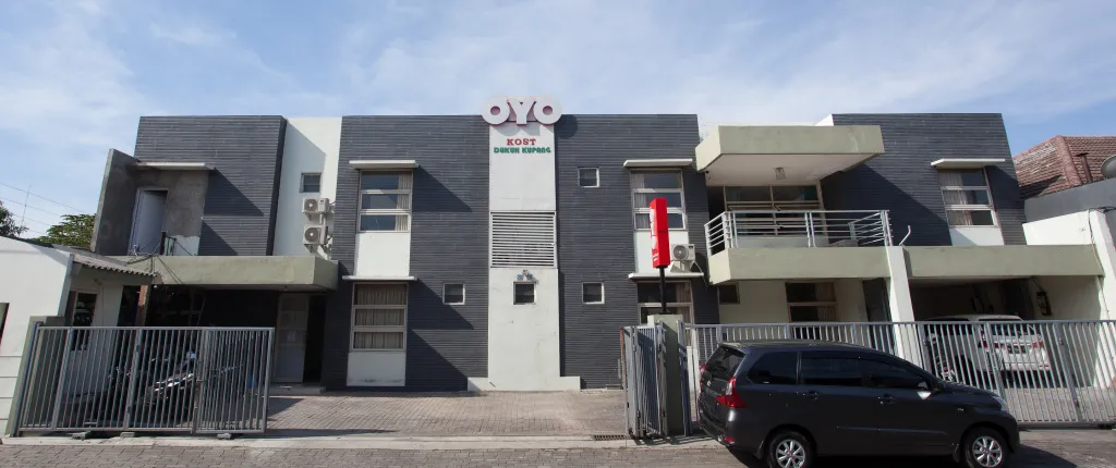 OYO 143 Dukuh Kupang Residence