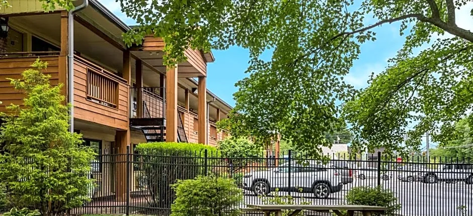 SureStay Plus by Best Western Woodbury Inn