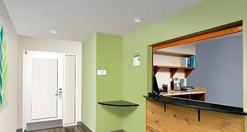 WoodSpring Suites Fort Lauderdale