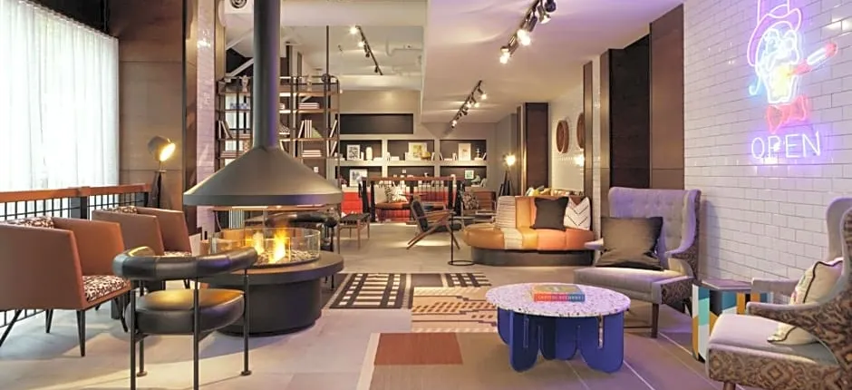 Moxy Richmond Downtown