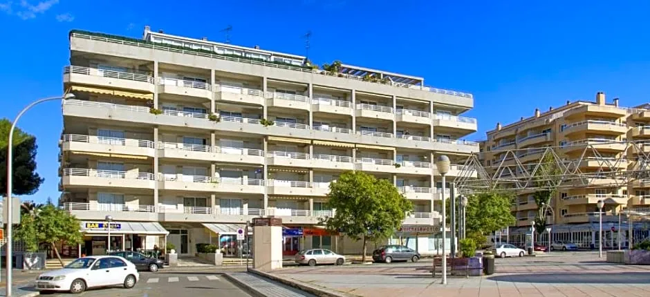 Rentalmar Zahara Family Suites