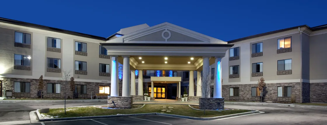 Holiday Inn Exp Stes Arpt East