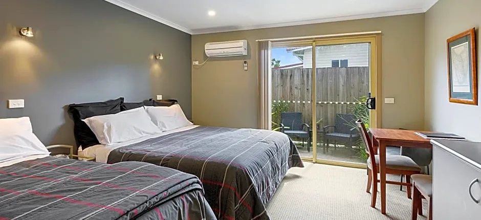 Motel Strahan