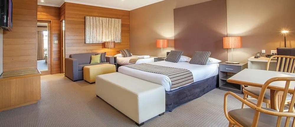 Sovereign Park Motor Inn