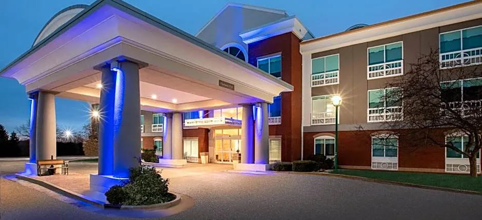 Holiday Inn Express Hotel & Suites Grand Rapids-North By IHG