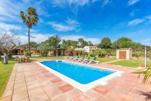 Marilen - Finca with Large Garden & Pool
